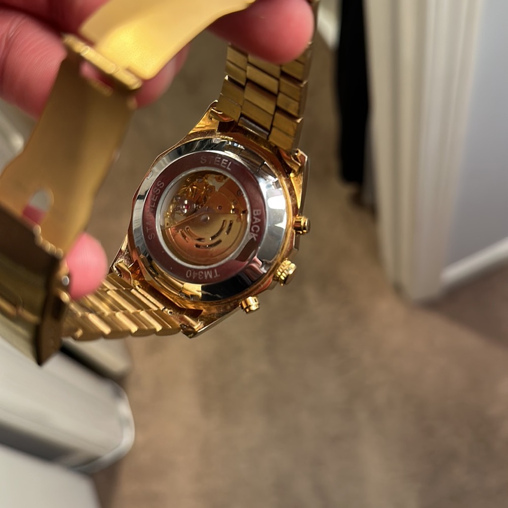 Men Gold Automatic Watch - Picture 4 of 4